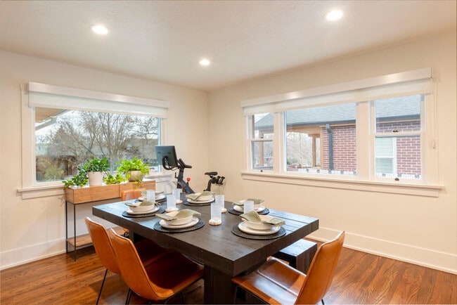 Building Photo - 1139 E Sherman Ave