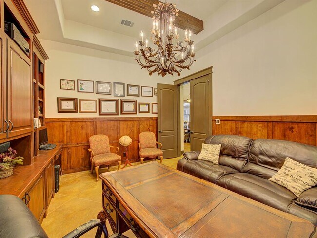 Building Photo - 1310 Minnie Dr
