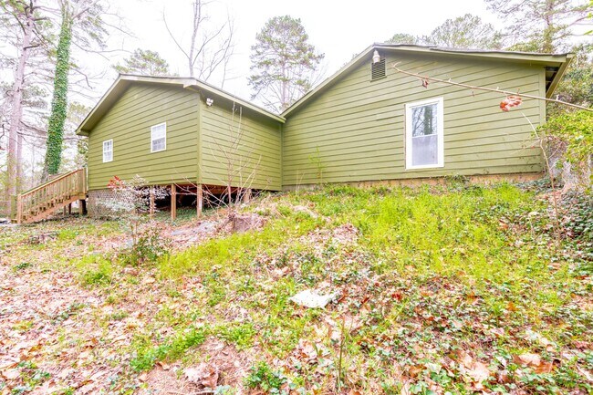 Building Photo - 1000 Rampart Pl