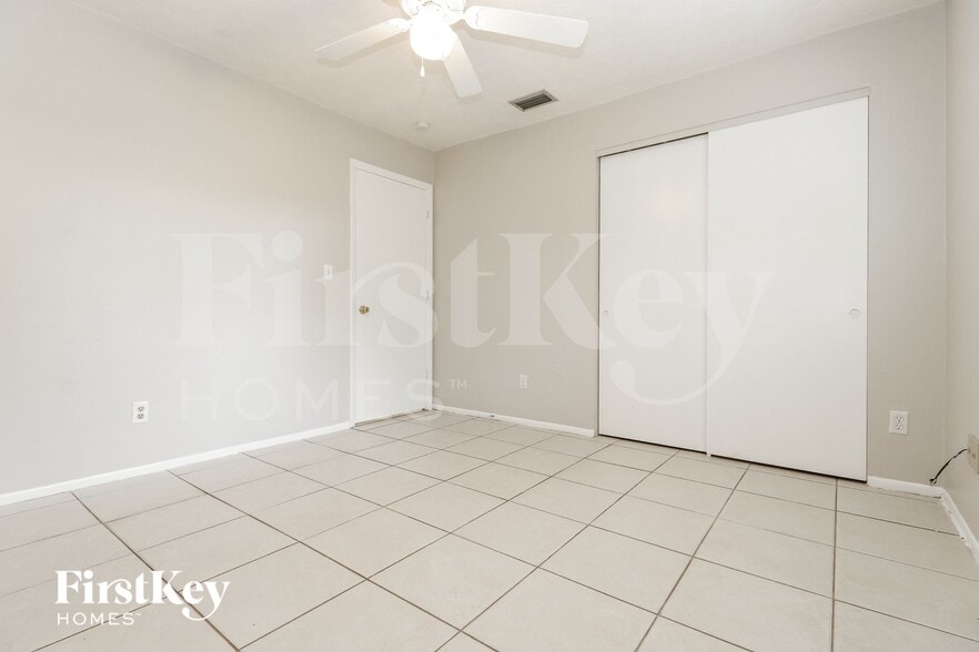 Building Photo - 2161 Tropic Ave