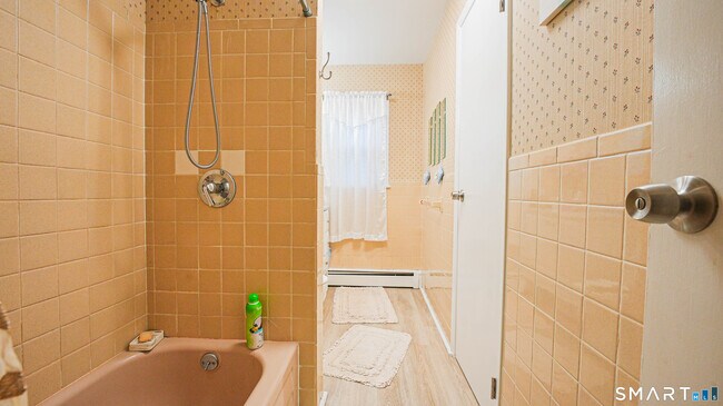 Building Photo - 523 Treat Ln