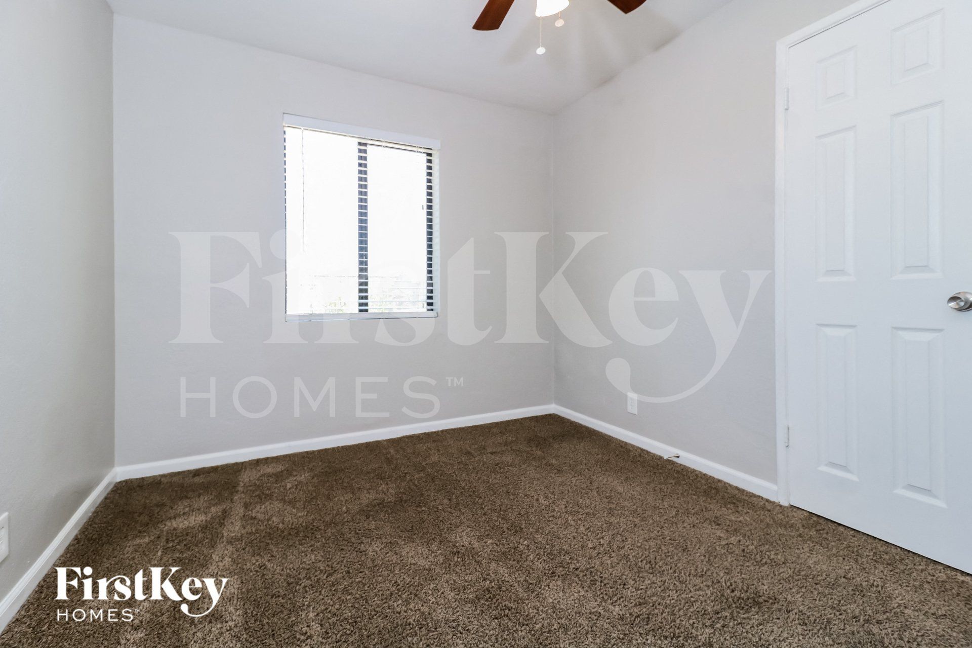 Building Photo - 806 E El Caminito Dr