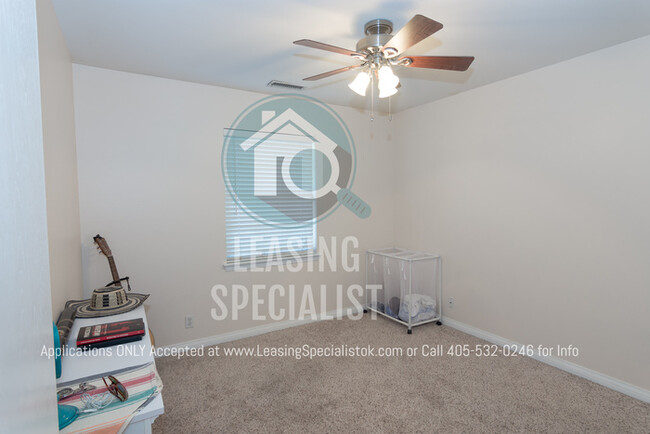 Building Photo - HALF OFF 1st MONTHS RENT on This North Wes...