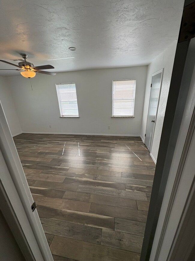 Building Photo - Charming 2BR Brick House in Wanette