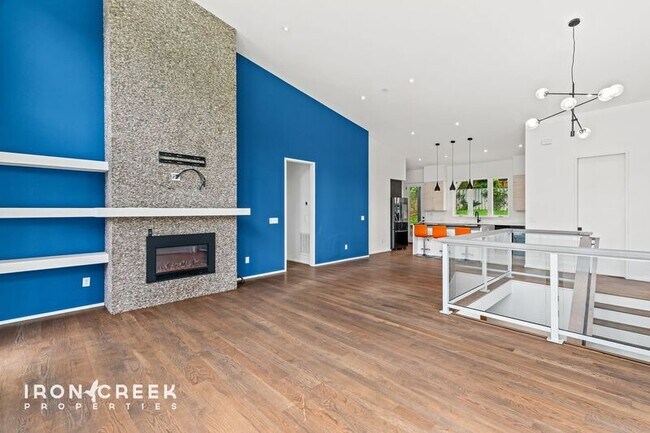 Building Photo - 54 Branning St