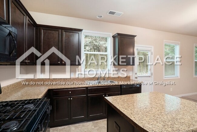 Building Photo - 2070 Bonny Glen Cir