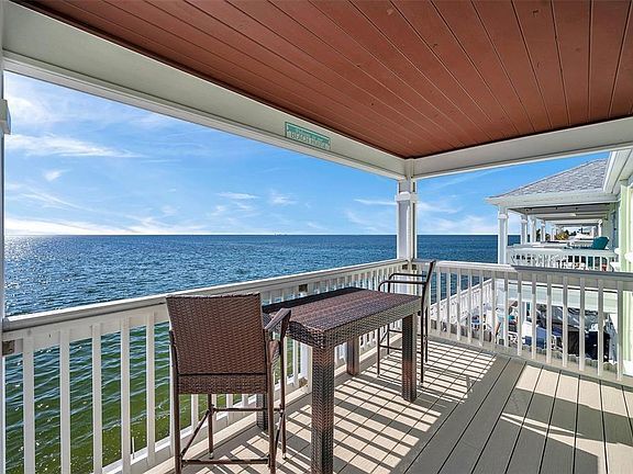 Building Photo - 5102 Coquina Key Dr SE