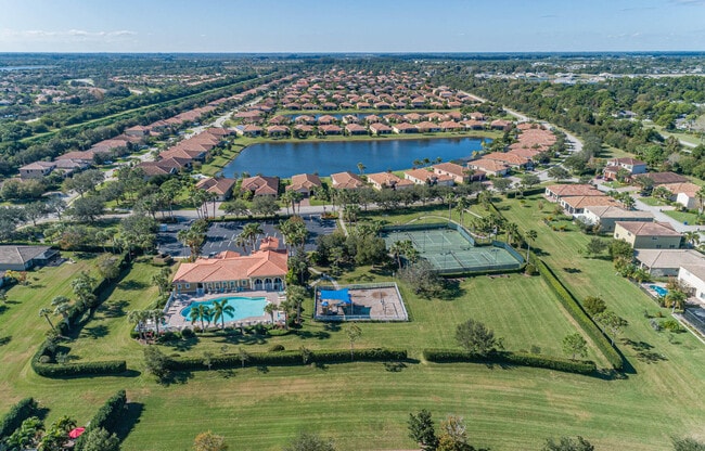 Building Photo - 5520 45th Ave