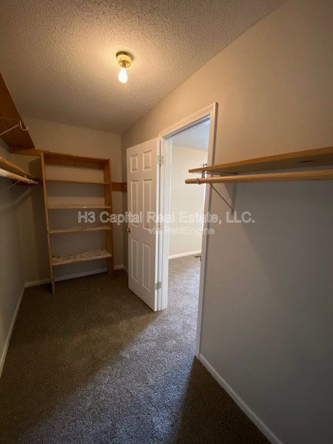 Building Photo - 315 Hannah Dr