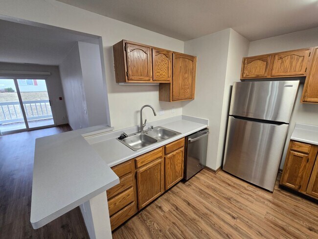 Building Photo - 1001-1017 Rockefeller Ln