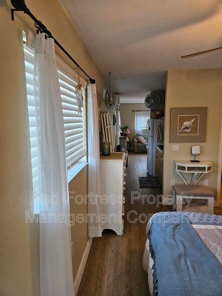 Building Photo - 8127 Country Rd