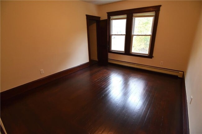 Building Photo - 818 Bernon St