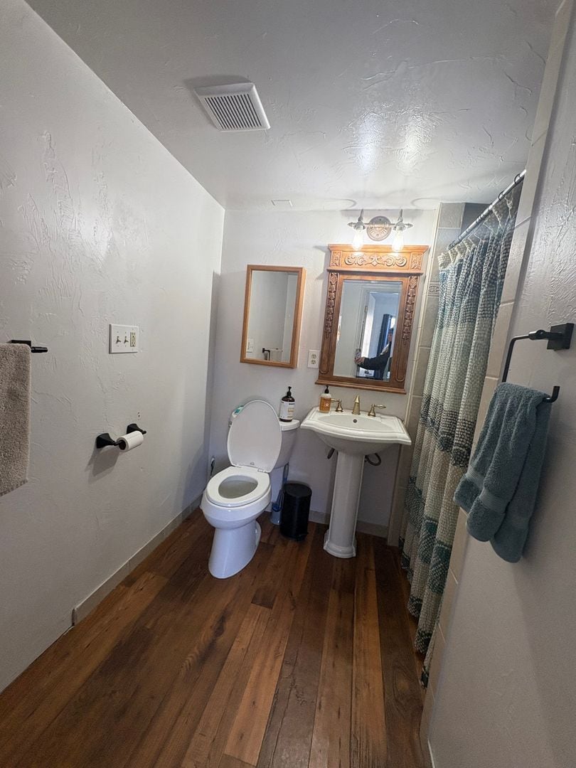 Building Photo - 5205 Dover St