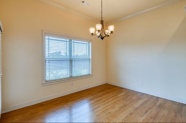 Building Photo - 5703 W Murfield Dr