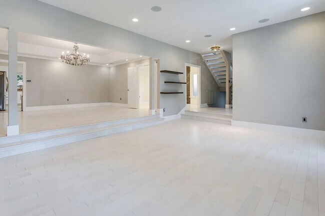 Building Photo - 4611 Charleston Terrace NW