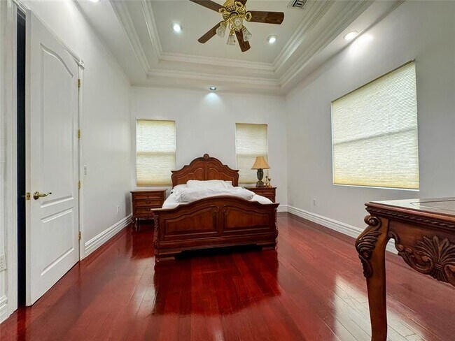 Building Photo - 5981 SW 37th Terrace