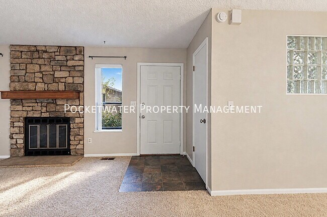 Building Photo - 6225 Willow Ln