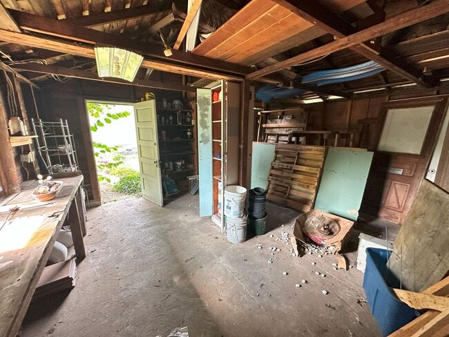 Building Photo - 2 bdrm/1 bath Lettered Streets cottage for...