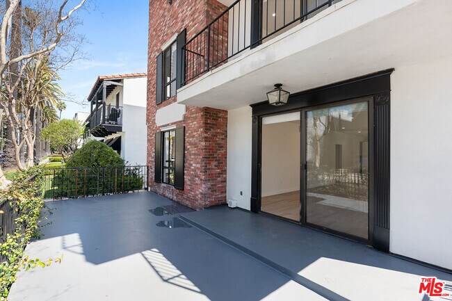 Building Photo - 9191 Charleville Blvd