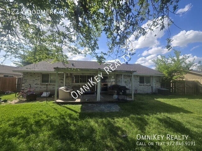 Building Photo - 422 Woodmere Dr