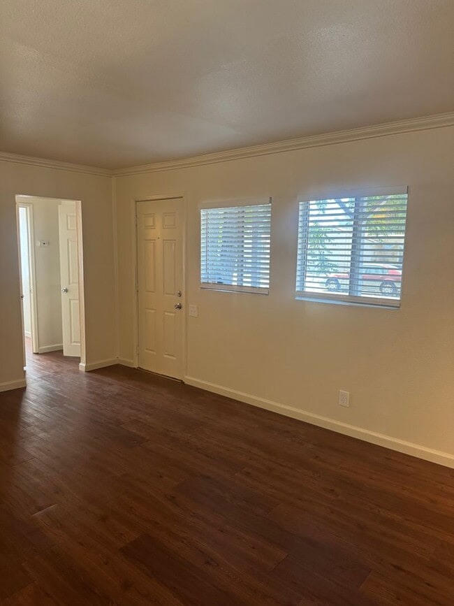 Building Photo - 1 BED/1 BATH IN REDDING