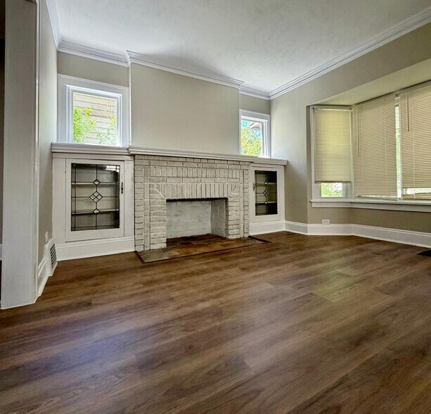 Building Photo - 1067 Rushleigh Rd