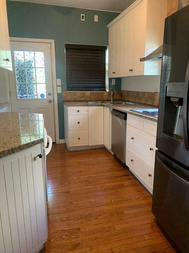 Building Photo - 3 Bedroom Single Family Home with Garage in Mount Washington!