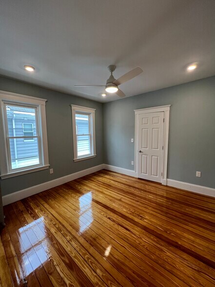 Building Photo - 12 Burnham St