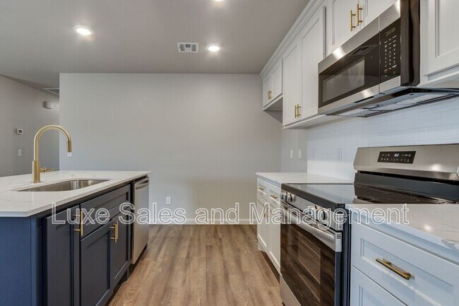 Building Photo - 400 Keiths Wy