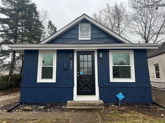 Building Photo - 2202 Hamilton Ave