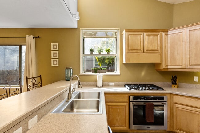 Building Photo - 1214 Emerald St