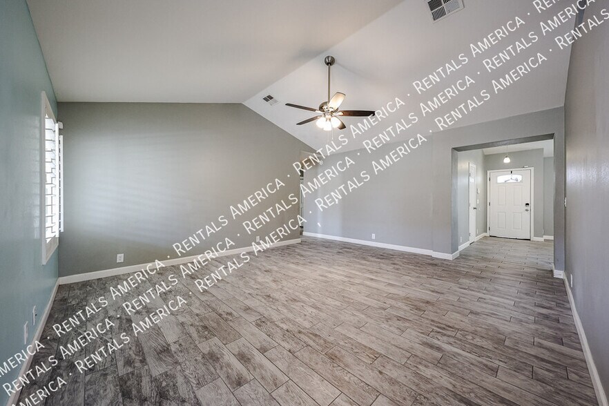 Building Photo - 3922 W Morelos St