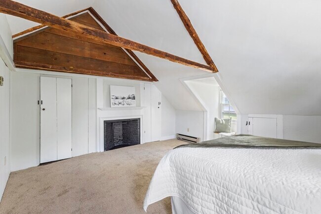 Building Photo - 191-193 South St