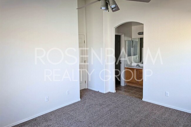 Building Photo - Beautiful 3-bedrooms, 2-baths home in the ...