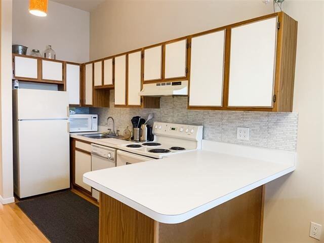 Building Photo - 420 Monroe St