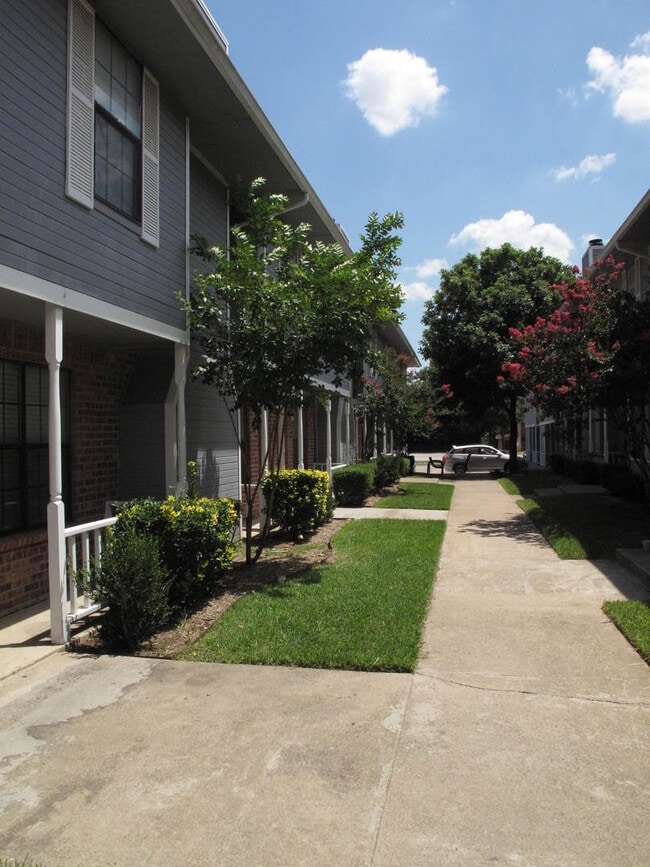 Building Photo - RHICK