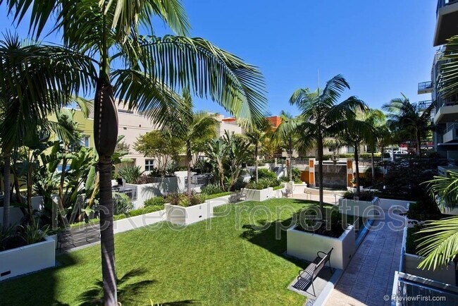 Building Photo - 300 W Beech St