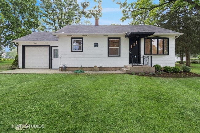 Primary Photo - 2309 Riverside Dr