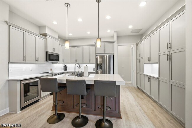 Building Photo - 5891 Haiti Dr