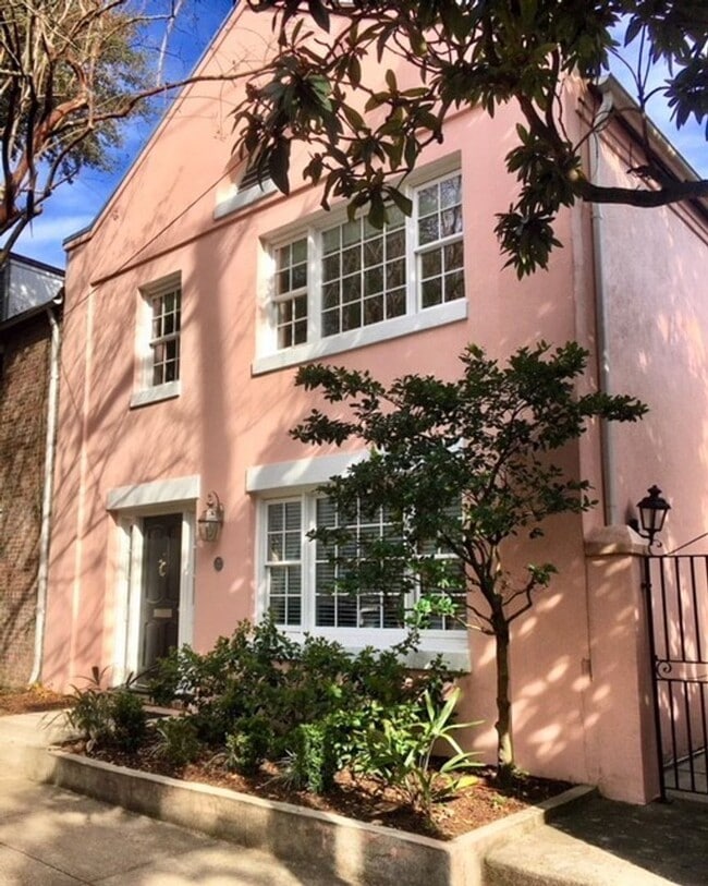 Building Photo - Harleston Village Town Home - Steps to the Battery, Colonial Lake and King Street!
