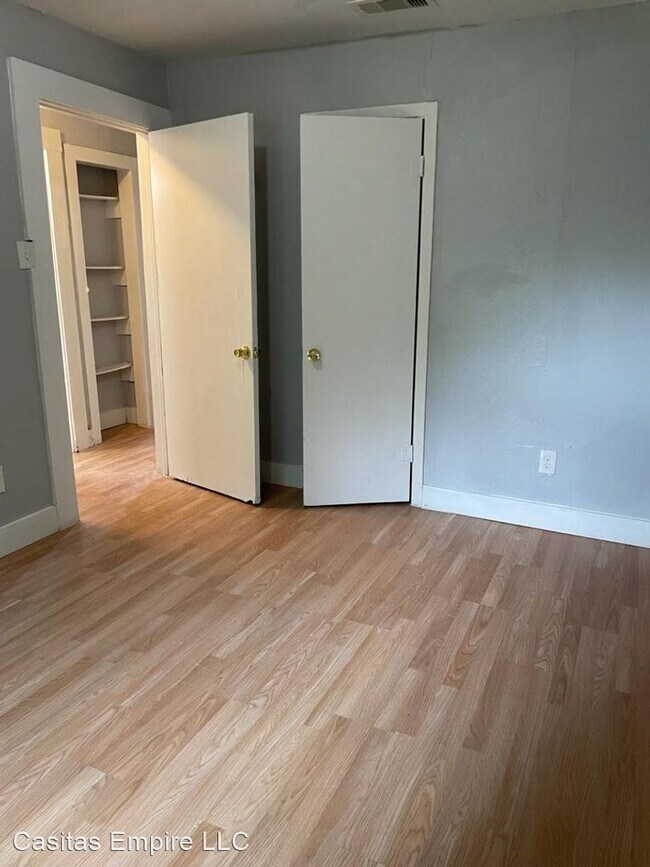 Building Photo - 2 br, 1 bath House - 3121 Rosalie St.