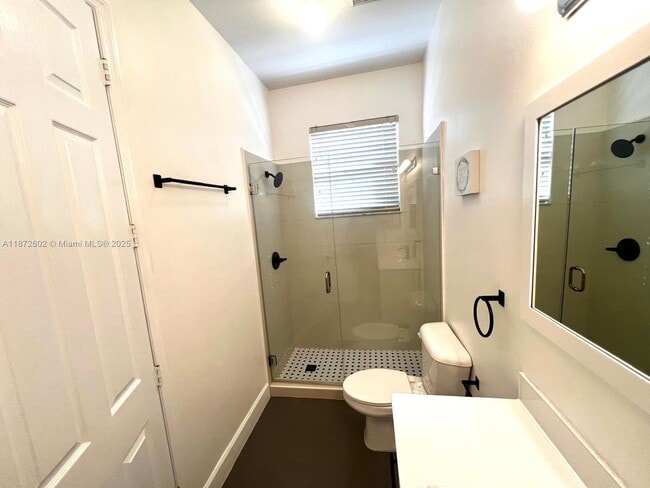 Building Photo - 955 NE 42nd Terrace