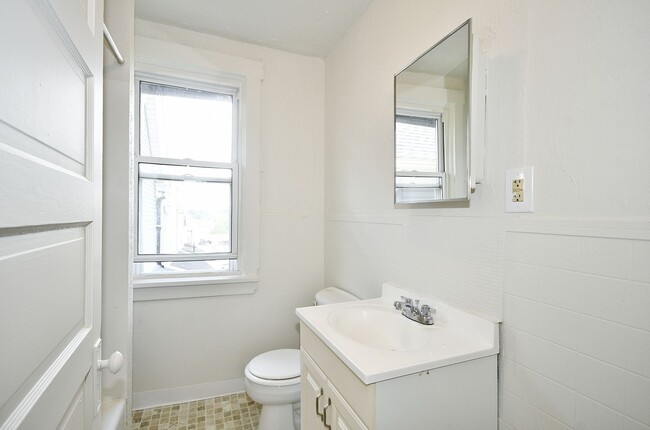 Building Photo - 904 Punta Gorda Ave