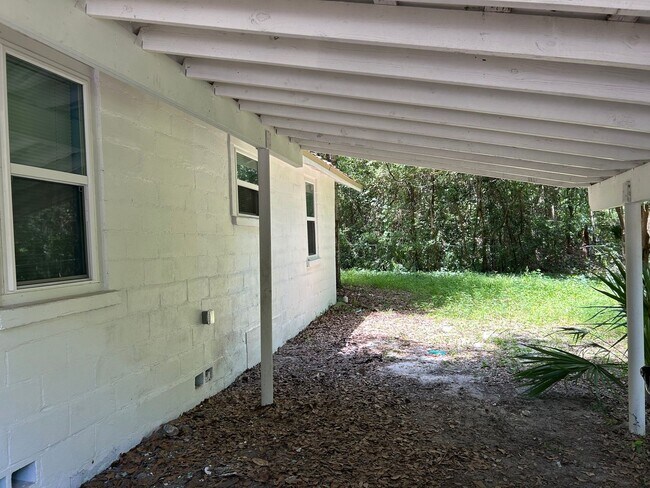 Building Photo - Charming 2 bedroom, 2 bath + bonus office ...