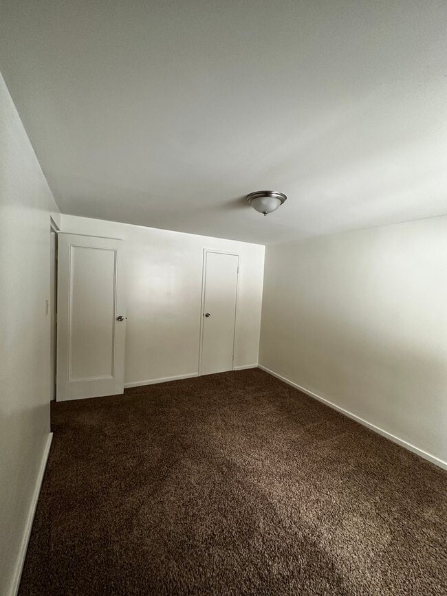 Building Photo - 298 Lumar Dr