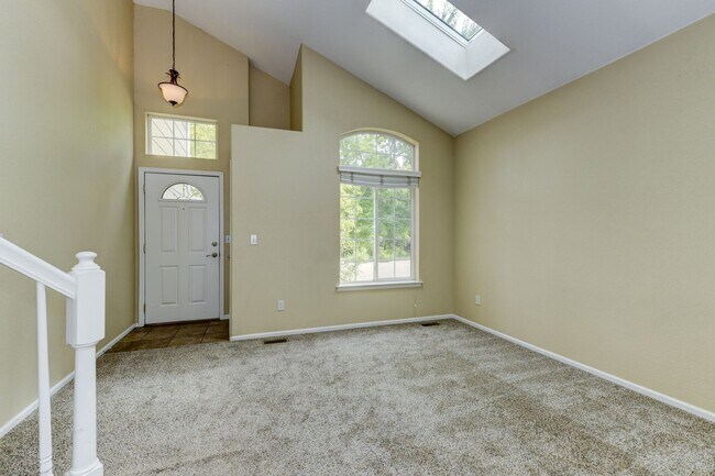 Building Photo - Beautifully Updated 3-Bed Home in Arapahoe...
