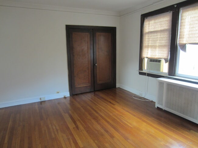 Building Photo - 2805 Stratford Ave