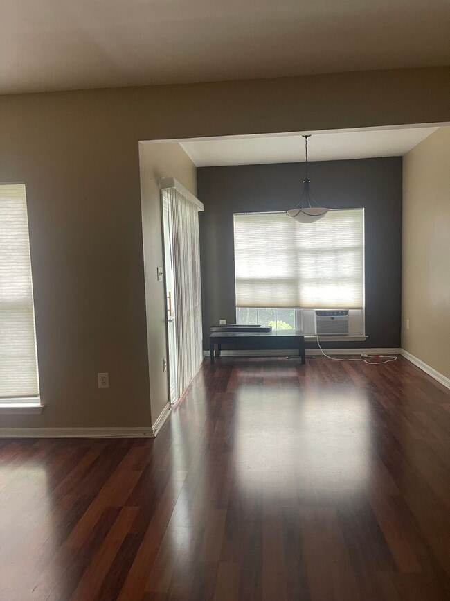 Building Photo - Charming 4BR Townhouse in Waldorf