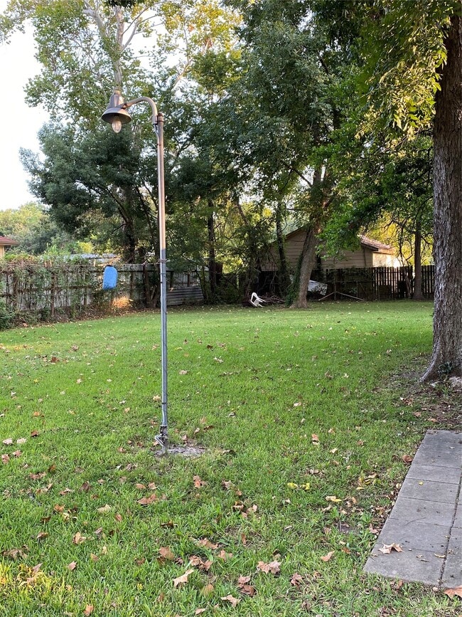 Building Photo - 2504 Pennington St