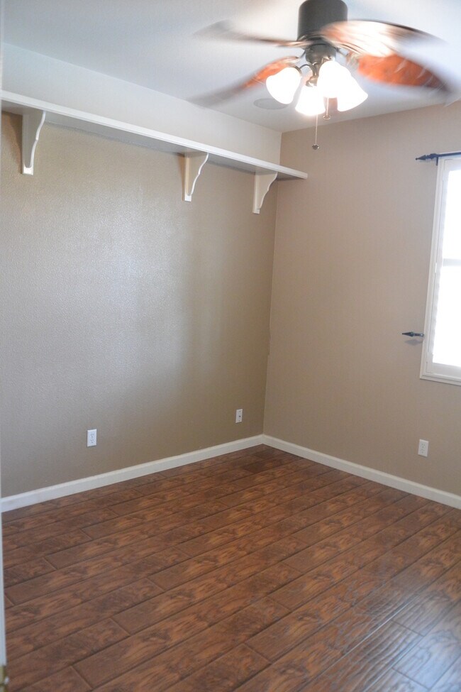 Building Photo - Beautiful Home in great North West Visalia neighborhood across from Soroptomist Park with Yard care